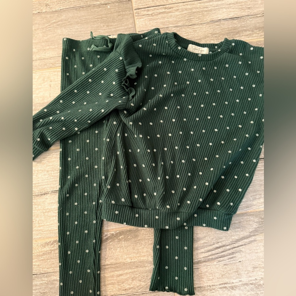 Jessica Simpson Matching Set Outfit toddler girl 4

Worn once and so soft
